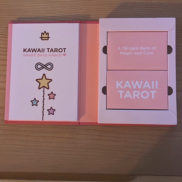 Kawaii Tarot: A 78-Card Deck of Magic and Cute - Picture 2 of 6